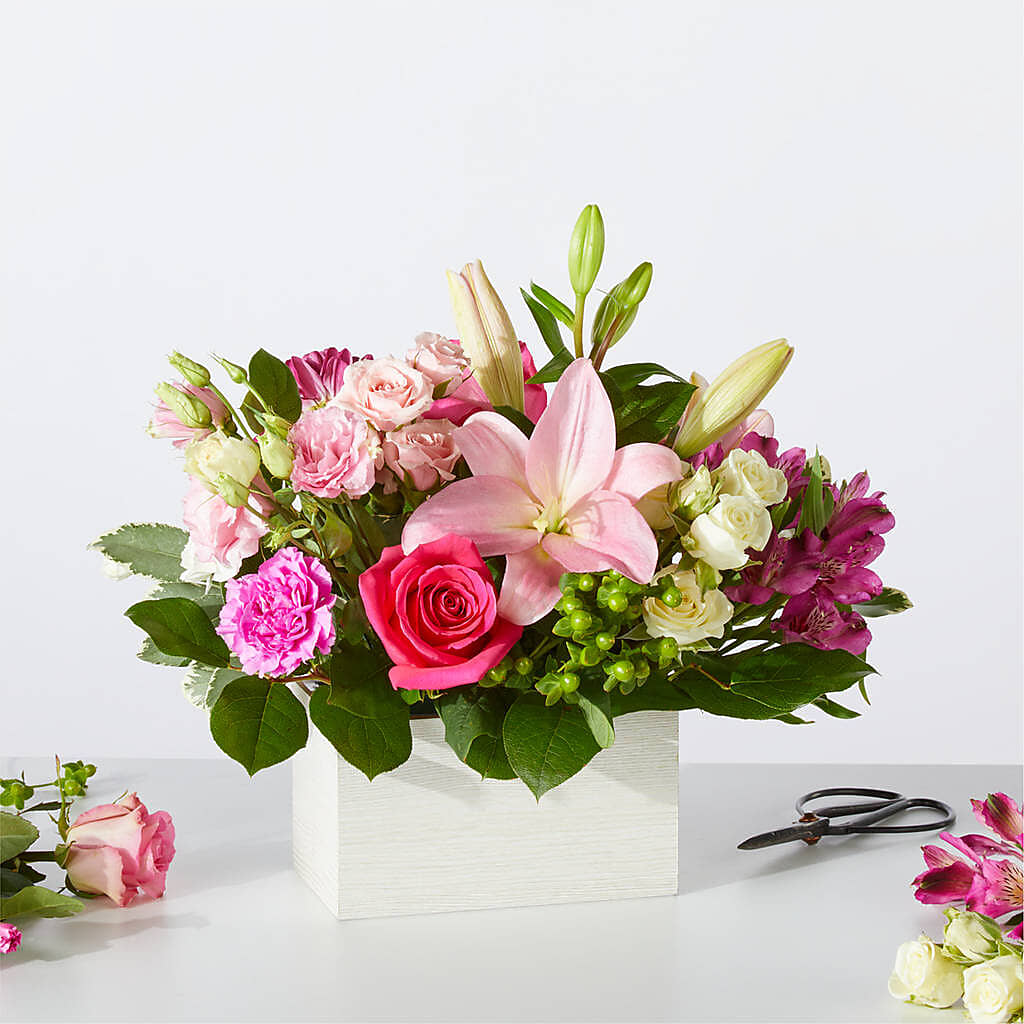 Sweetberry Box – A Florist Original – THE FLORAL SHOP BY LOWE'S NURSERY, Morganton NC