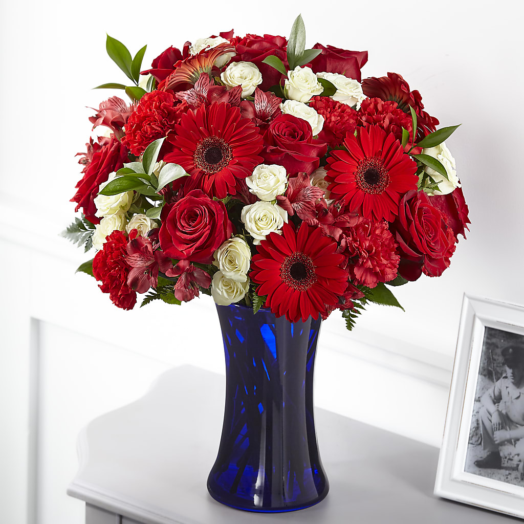 Hearts Embrace Bouquet – THE FLORAL SHOP BY LOWE'S NURSERY, Morganton NC